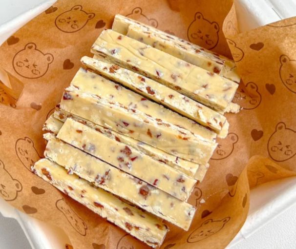 甄乳香咬出满满手作温情把酸奶变奶条：锁住纯(图2)